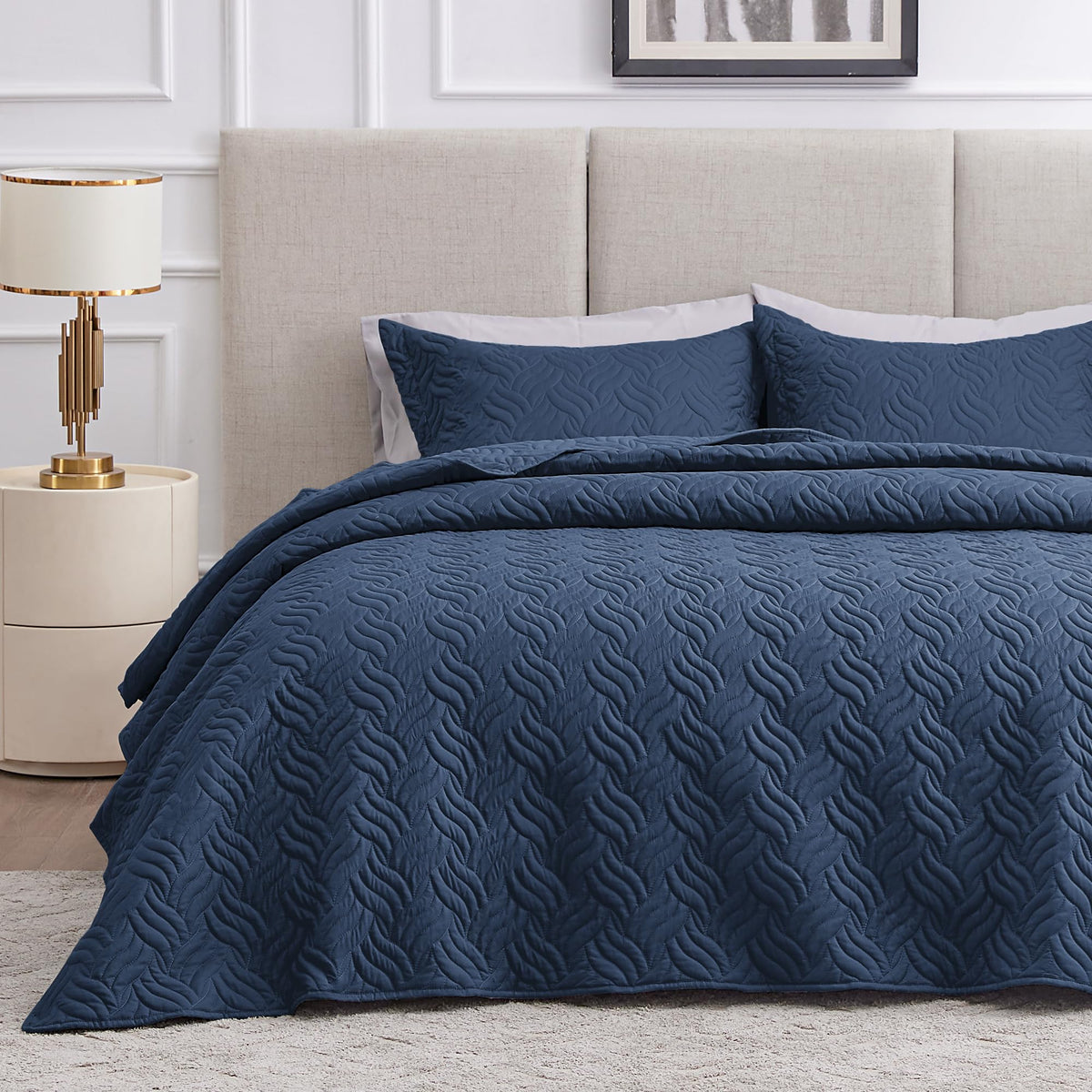 Love's Cabin Lightweight Quilt Bedspread Set