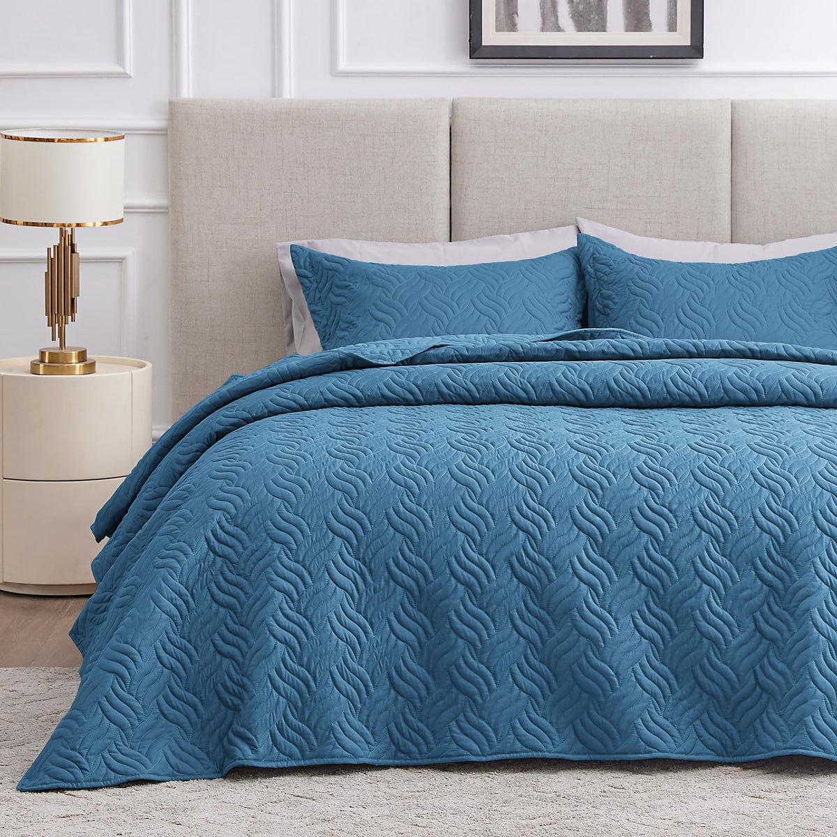 Love's Cabin Lightweight Quilt Bedspread Set