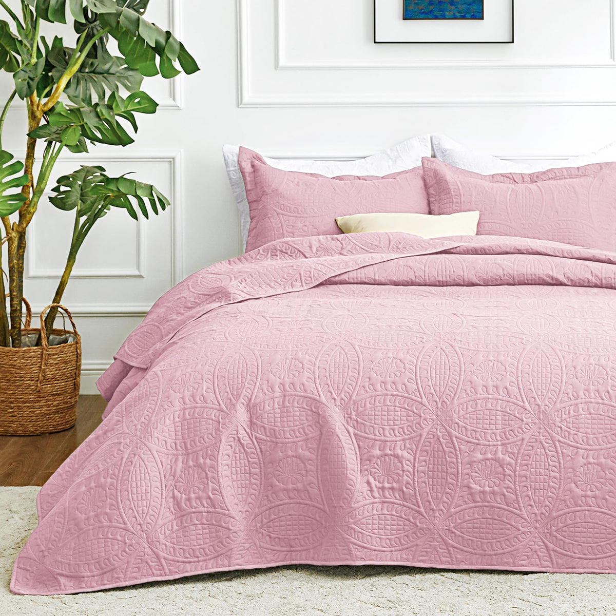 Love's Cabin Lightweight Quilt Bedspread Set