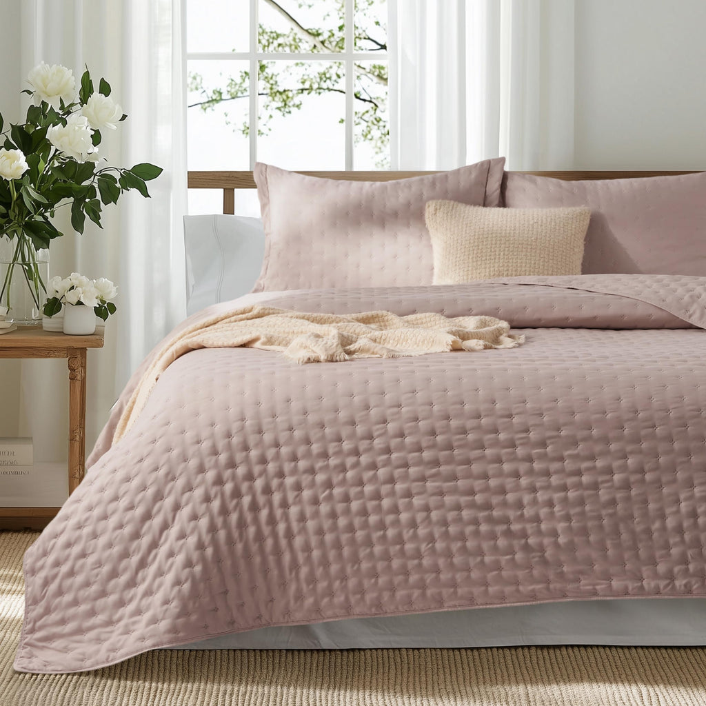Bedsure Clover Ultrasonic Quilt Bedspread