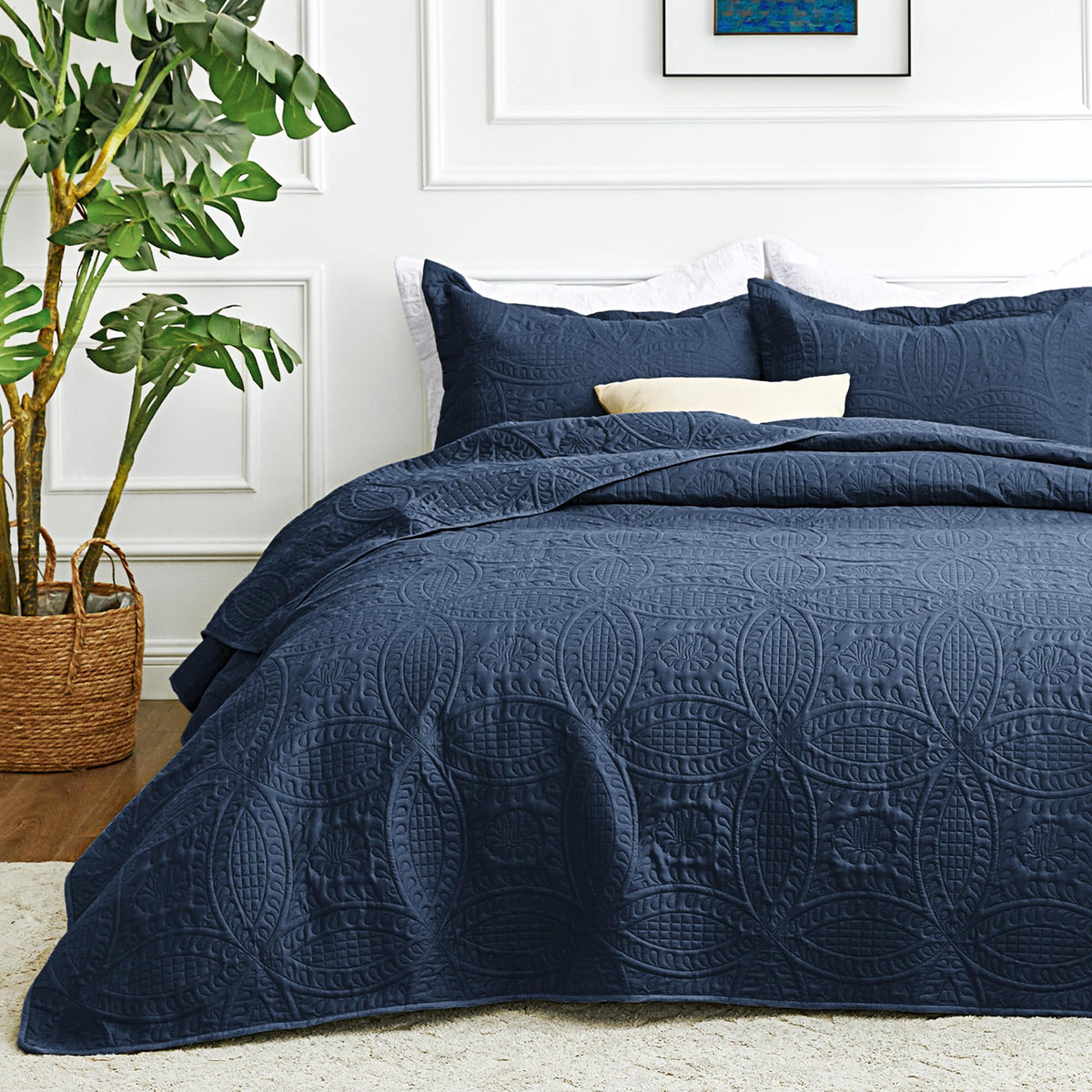 Love's Cabin Lightweight Quilt Bedspread Set