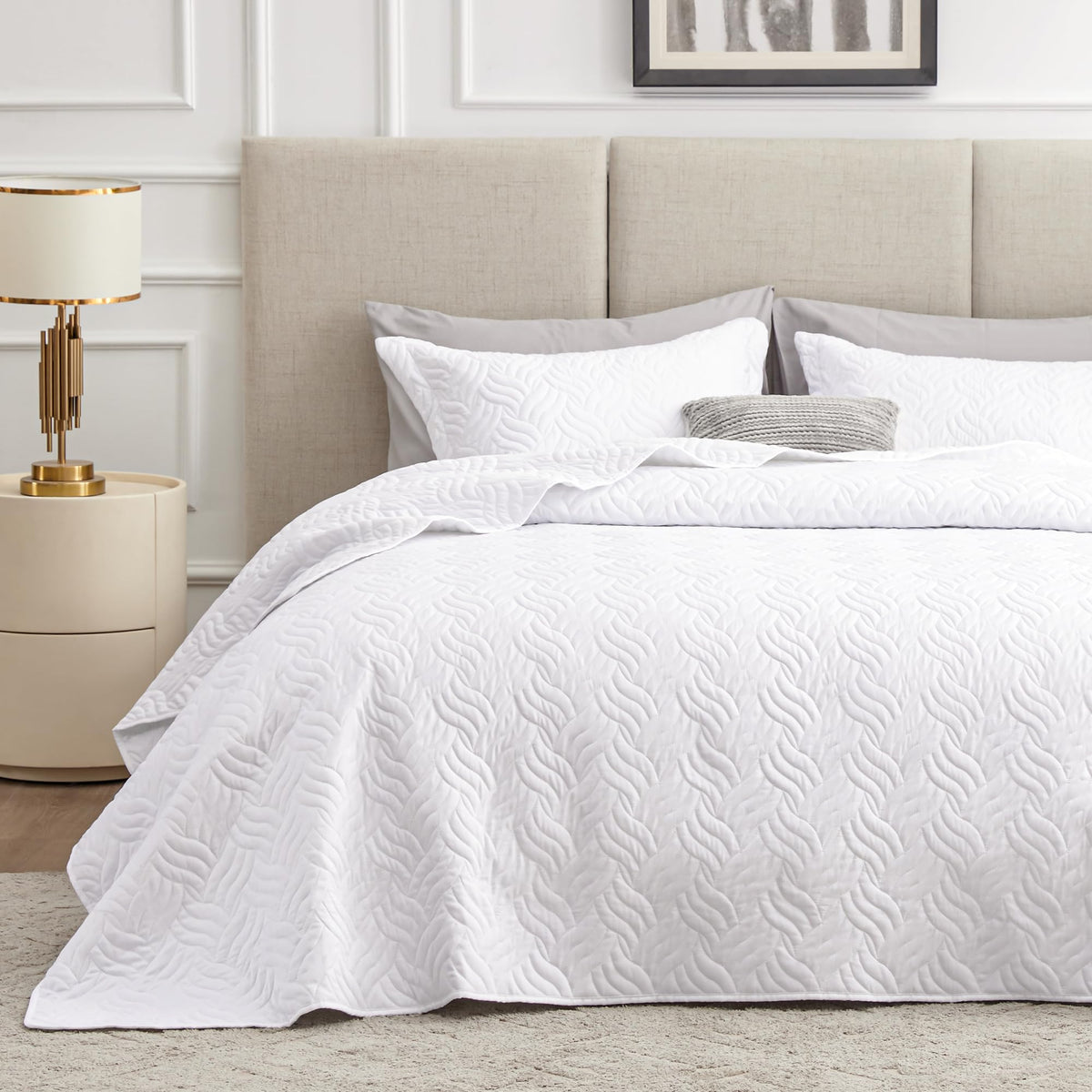 Love's Cabin Lightweight Quilt Bedspread Set