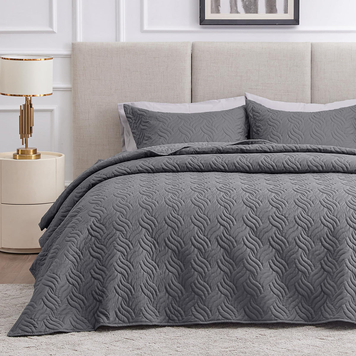 Love's Cabin Lightweight Quilt Bedspread Set
