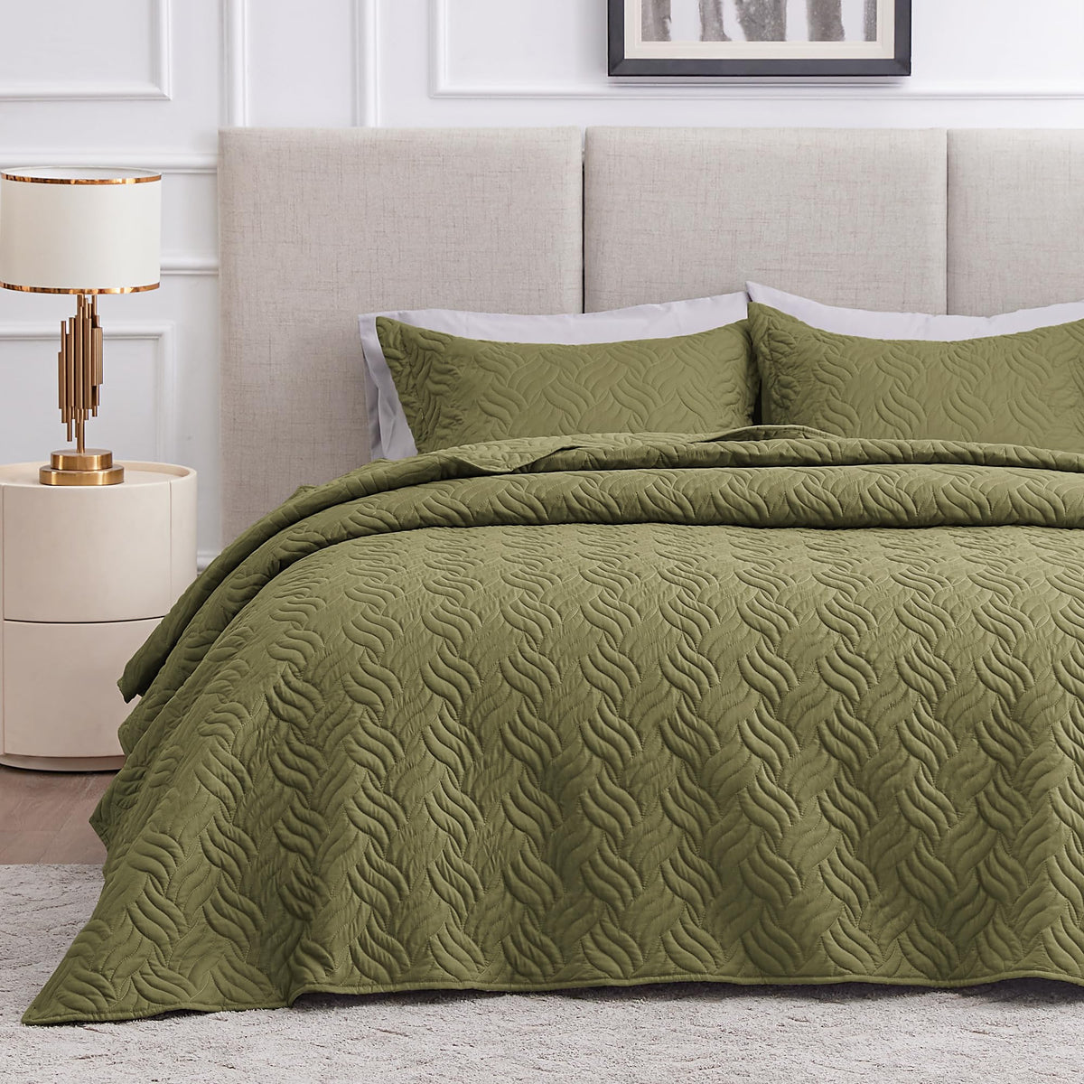 Love's Cabin Lightweight Quilt Bedspread Set