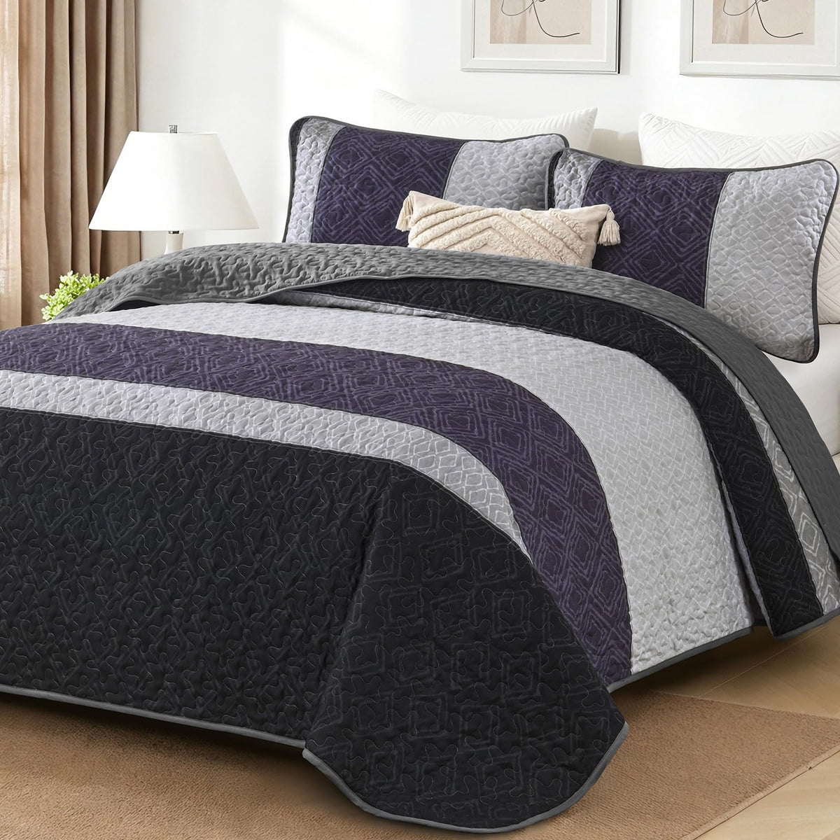 Cottolester Striped Quilt Bedspread Set