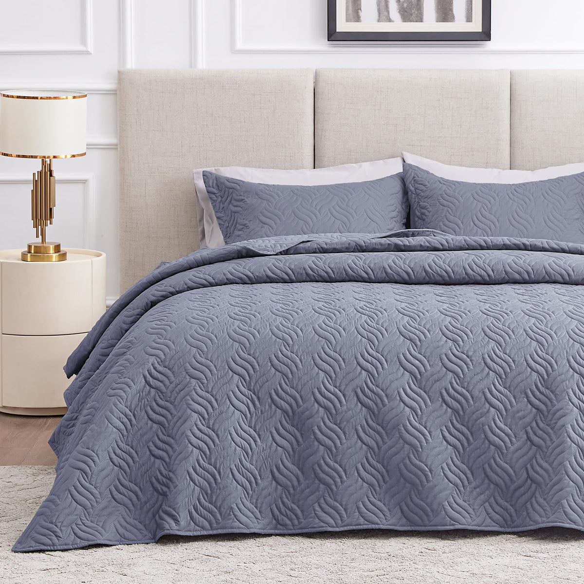 Love's Cabin Lightweight Quilt Bedspread Set