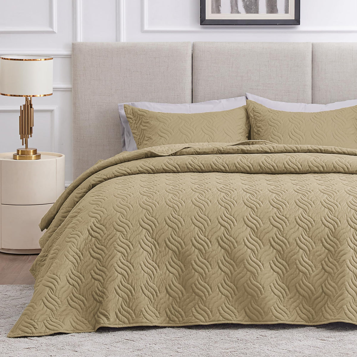 Love's Cabin Lightweight Quilt Bedspread Set