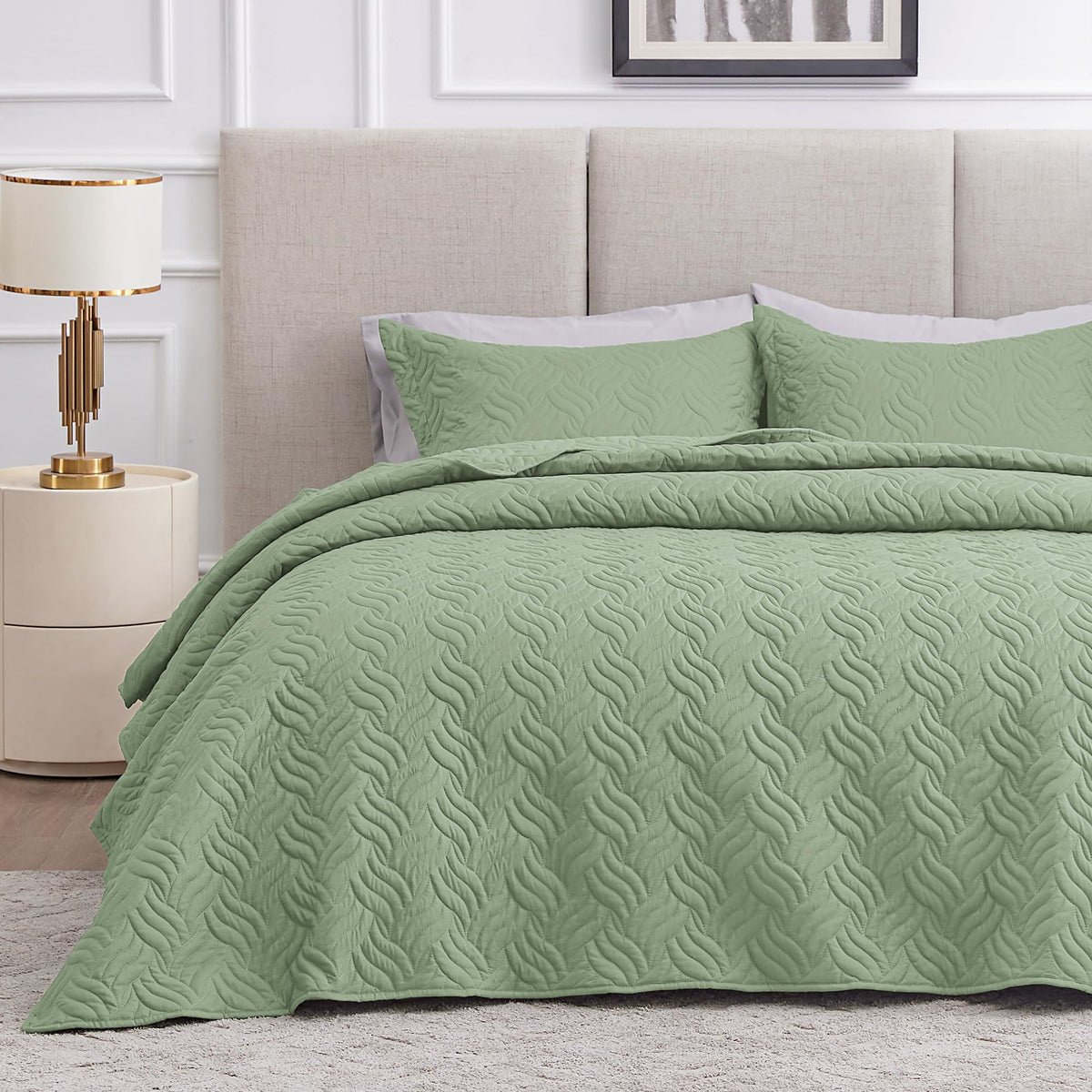 Love's Cabin Lightweight Quilt Bedspread Set