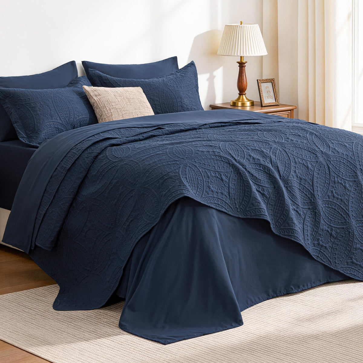 Love's Cabin Lightweight Quilt Bedspread Set