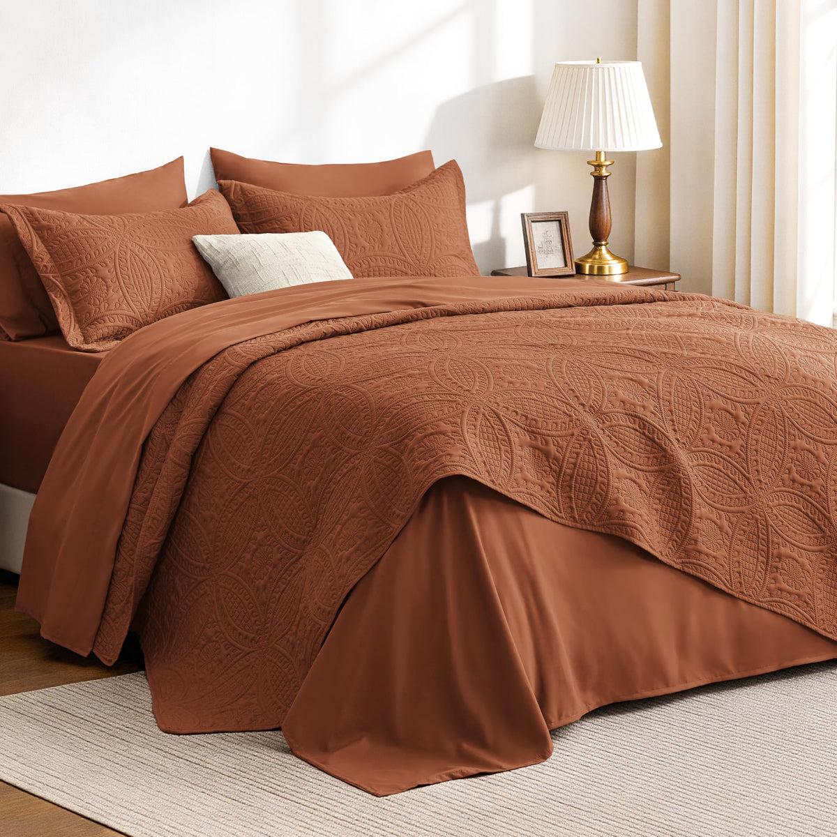 Love's Cabin Lightweight Quilt Bedspread Set