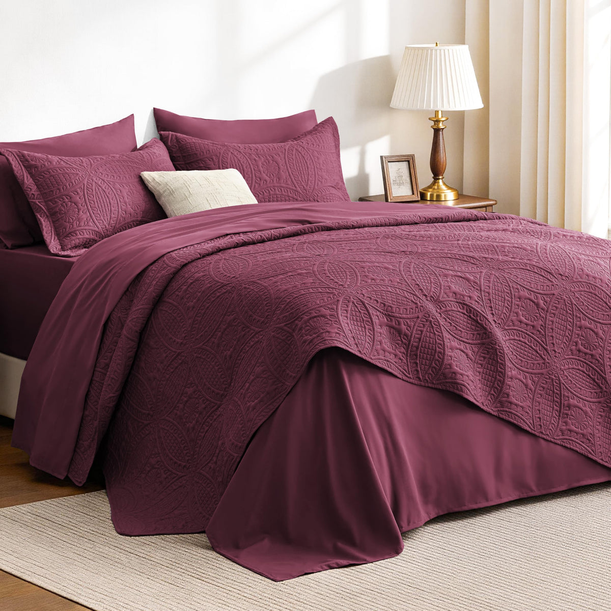 Love's Cabin Lightweight Quilt Bedspread Set