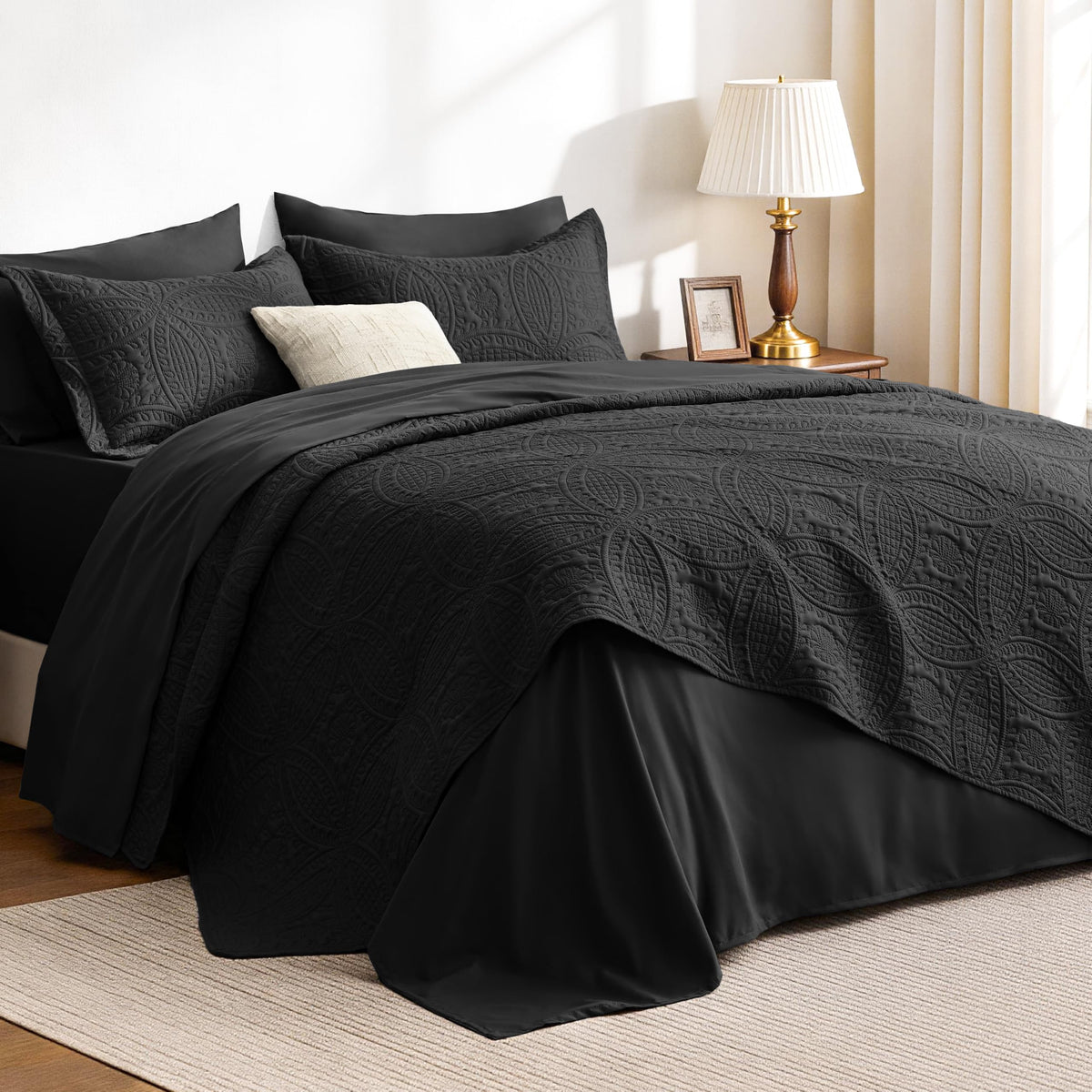 Love's Cabin Lightweight Quilt Bedspread Set