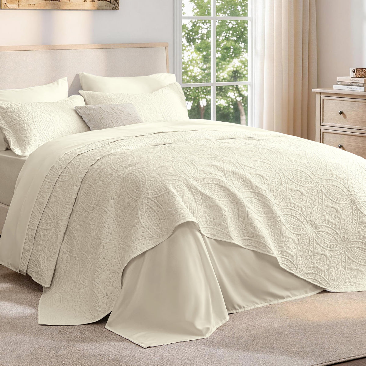 Love's Cabin Lightweight Quilt Bedspread Set