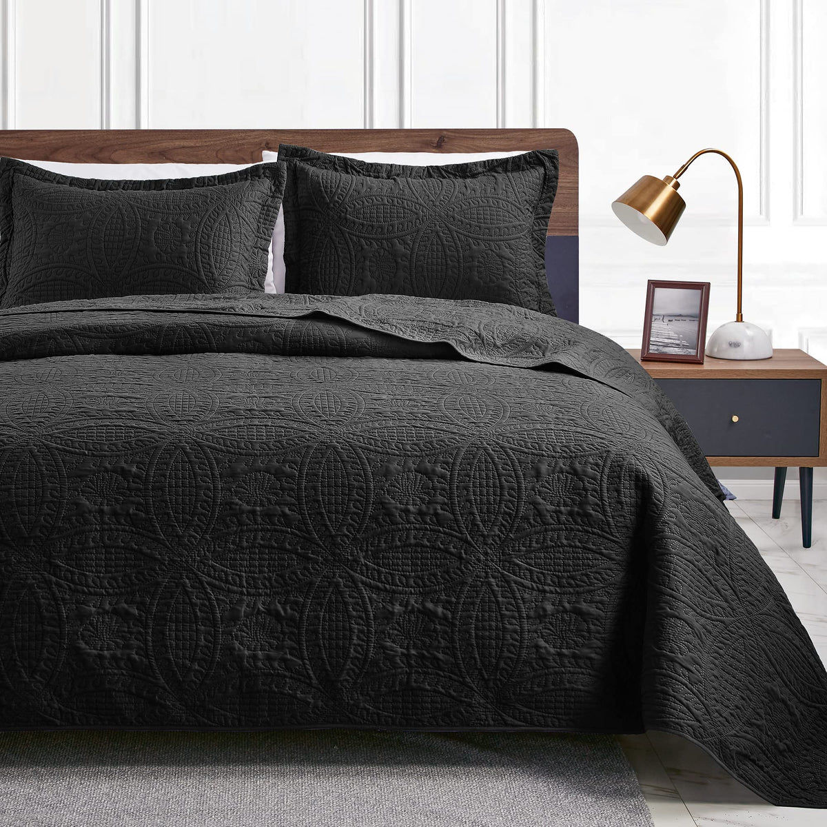 Love's Cabin Lightweight Quilt Bedspread Set
