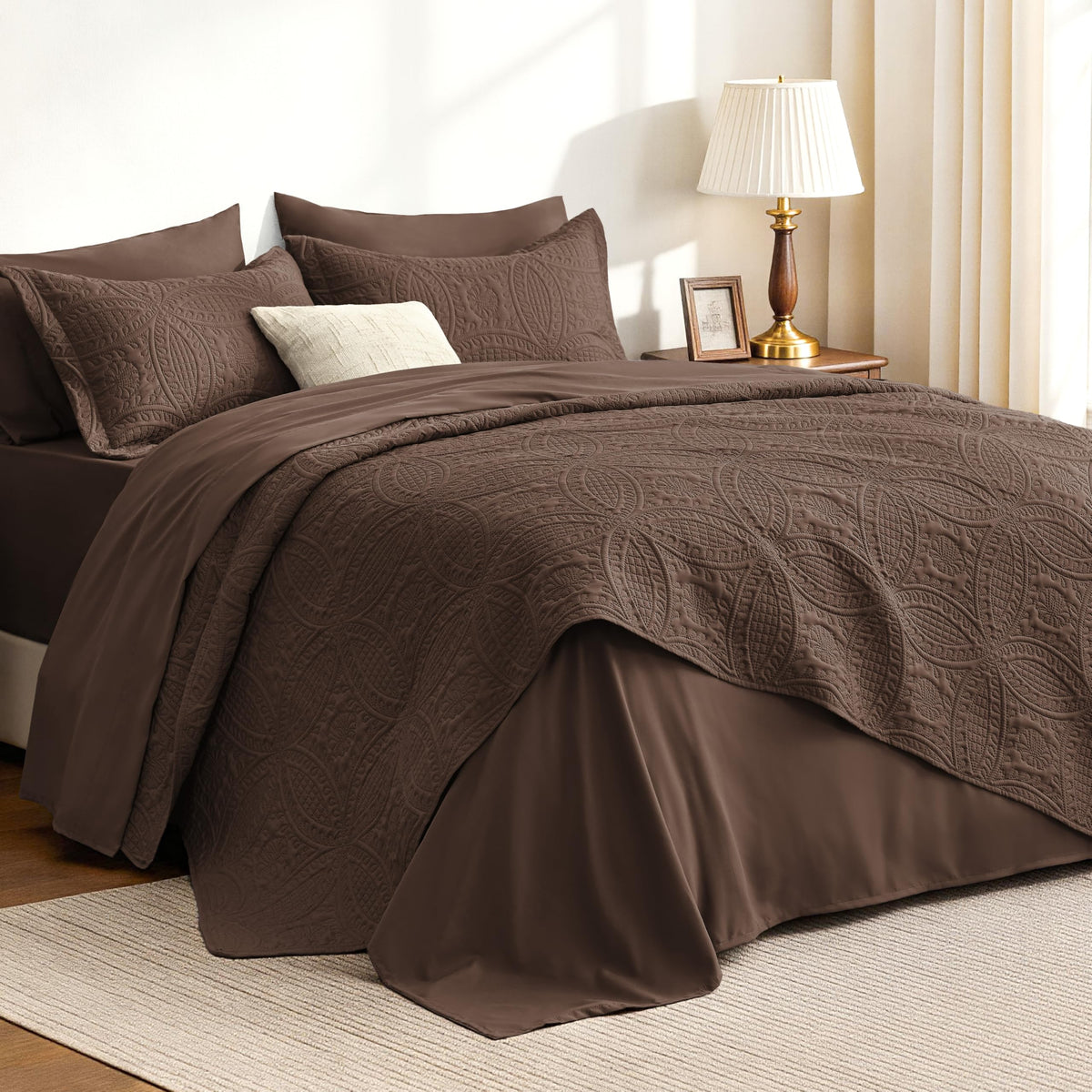 Love's Cabin Lightweight Quilt Bedspread Set