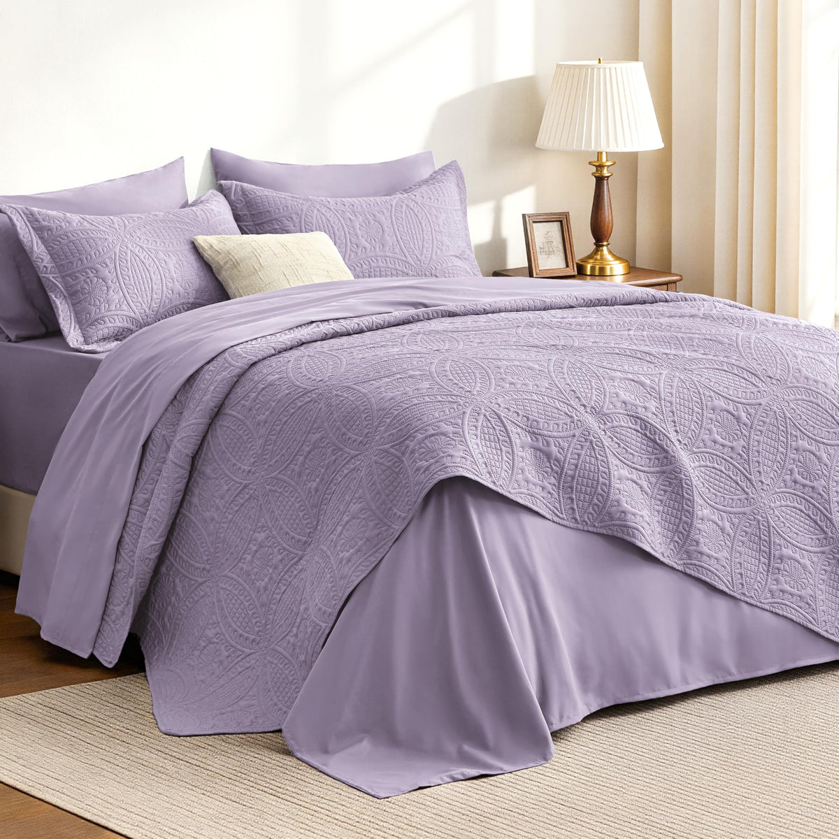 Love's Cabin Lightweight Quilt Bedspread Set